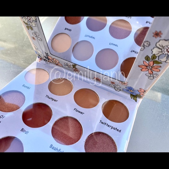 Bambi🦋Eyeshadow Palette - Picture 5 of 10